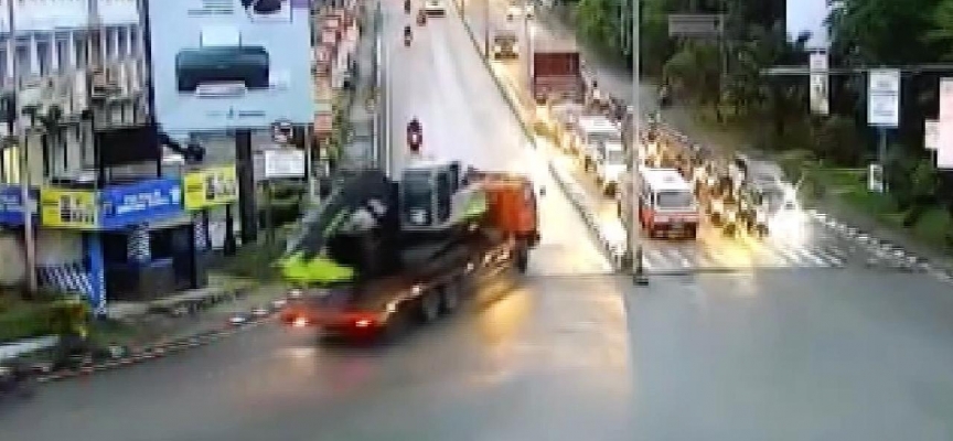 Freni boşalan tır faciaya neden oldu: 5 ölü, 22 yaralı