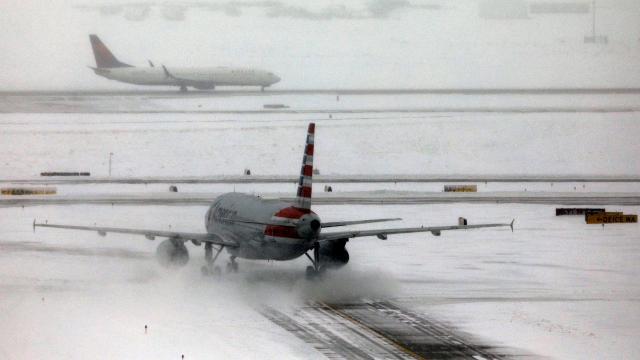 ABD’de kar fırtınası: 2 binden fazla uçuş iptal edildi