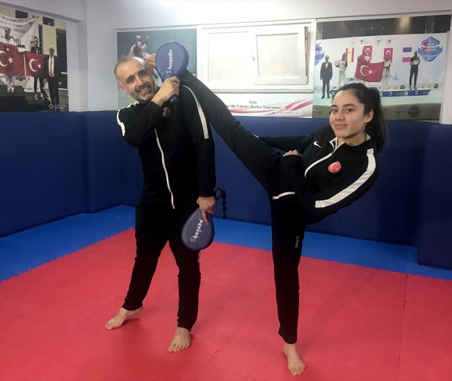 Milli tekvandocu Sude Yaren Uzunçavdar'ın hayali olimpiyatlar