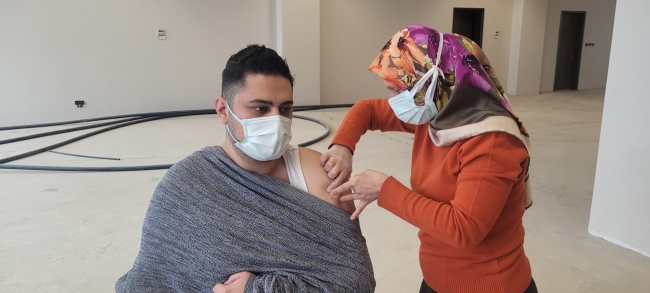 Trabzonspor taraftarlar için stadyumda aşı çadırı kurdu