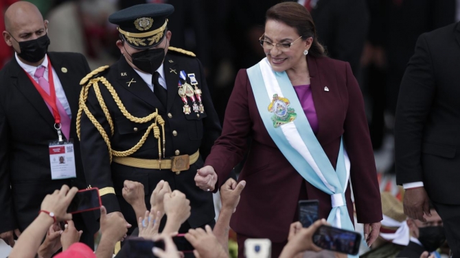 Honduras'ın ilk kadın Devlet Başkanı Xiomara Castro yemin etti