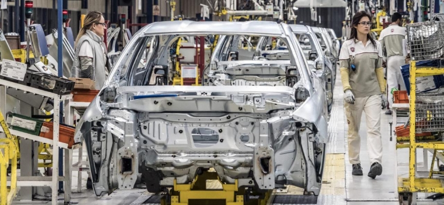 İhracatın lokomotifi otomotiv sektörü oldu