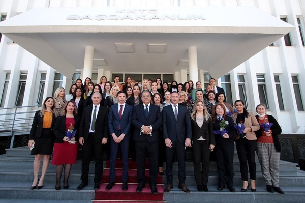 Başbakan Sucuoğlu, Başbakanlık’ta görev yapan kadın personelin Kadınlar Günü’nü kutladı