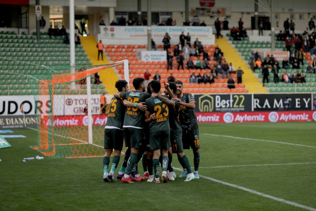 Süper Lig'de haftaya geri dönüşler damga vurdu