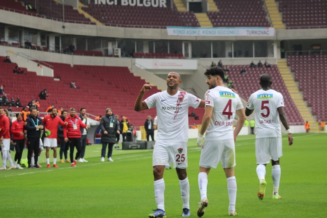 Süper Lig'de haftaya geri dönüşler damga vurdu