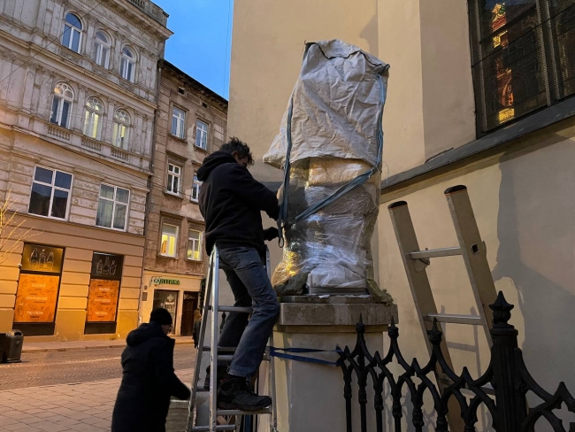 Odessa saldırılara direniyor: 81 yıl önceki görüntüler yine yaşanıyor
