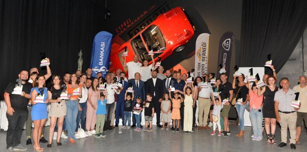 Cumhurbaşkanı Tatar, 7. YDÜ Klasik Otomobil Rallisi Ödül Töreni’ne katıldı