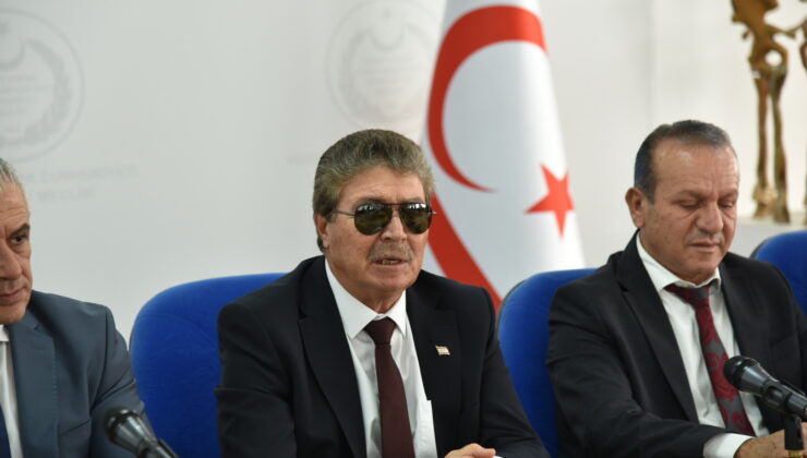 Üstel:Anayasa Mahkemesi bizim yaptığımız reforma ara emrini vermedi