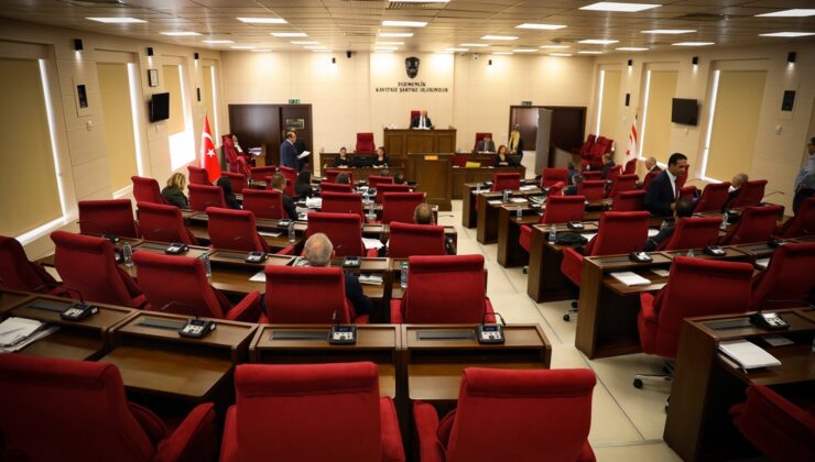 Cumhuriyet Meclisi bugünkü toplantısını tamamladı