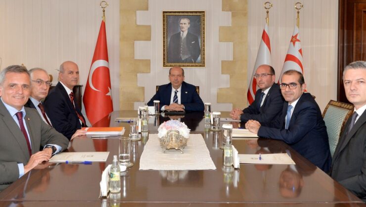 Cumhurbaşkanı Tatar, bankacılarla görüştü