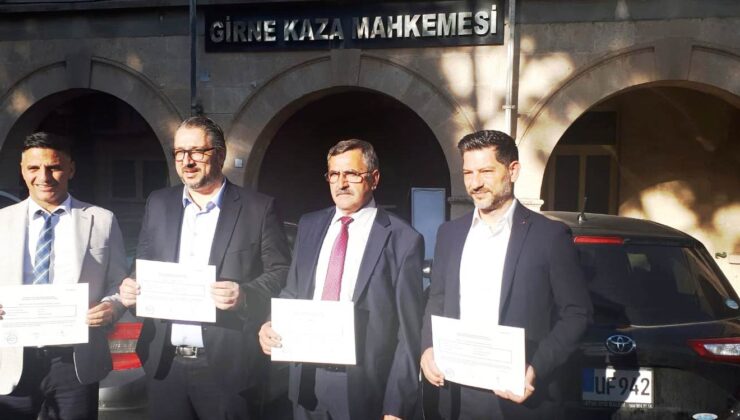 Girne ilçesinde seçilen belediye başkanları mazbatalarını aldı