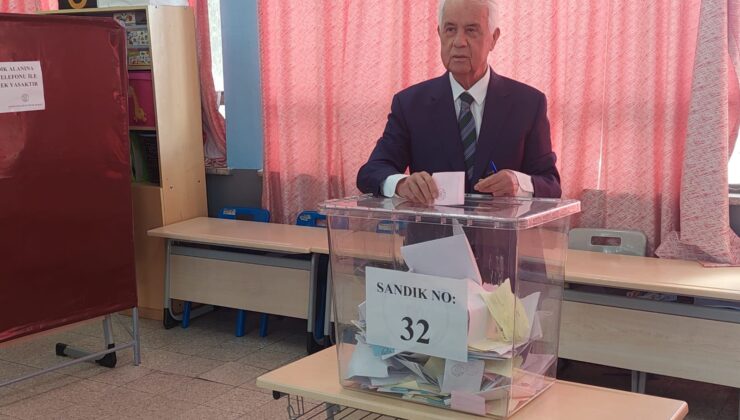 3. Cumhurbaşkanı Eroğlu oyunu Gazimağusa’da Polatpaşa İlkokulu’nda kullandı