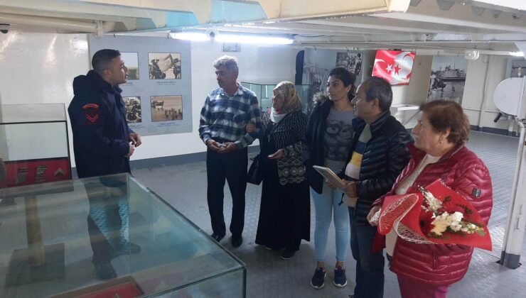 Anıt Gemi’ye ziyaretçi akını