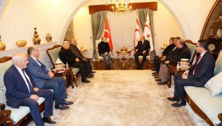Tatar, depremden etkilenen bölgelerin KKTC dernek başkanları ile görüştü
