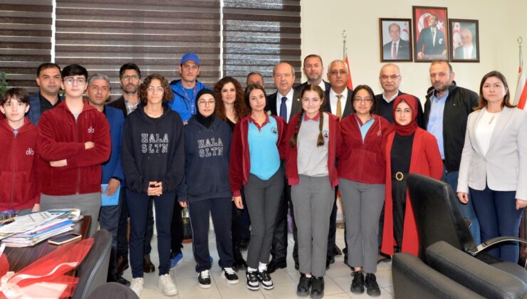 “Biz Anadolu’nun kopmaz bir parçası olarak Kıbrıs’taki mücadelemizi devam ettirdik ve ettirmeye devam edeceğiz. Türkiye Cumhuriyeti her zaman yanımızdaydı ve yanımızda olmaya devam edecektir”