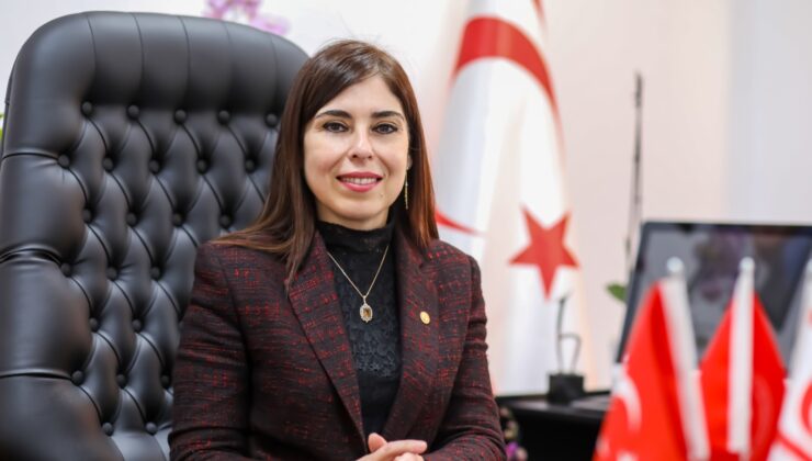 Sağlık Bakanı Altuğra:Kadınların güçlü olmadığı toplumlar, ileriye gidemezler