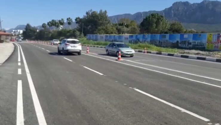 Girne-Alsancak 2’nci etap yol yapımına trafik levhalarının montajı ile devam ediliyor