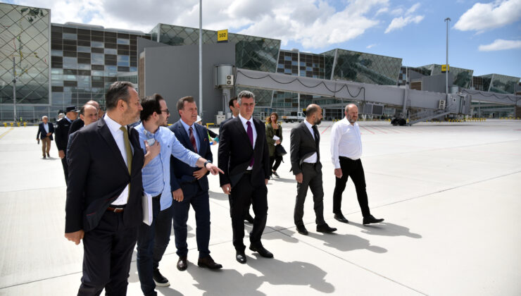 Arıklı ile Feyzioğlu, yeni Ercan Havalimanı’nı ziyaret etti… “Bu büyük bir eser ve yüzde 98’i bitti”