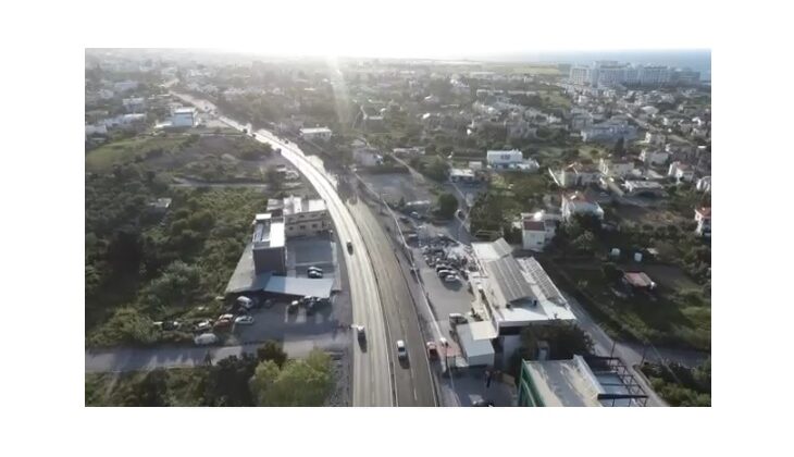 Alsancak-Lapta Yolu 2. Etap yol çalışmaları… St.Tropez-Mare Monte kavşağı arası asfaltlama çalışmaları tamamlanarak, yol trafiğe açıldı