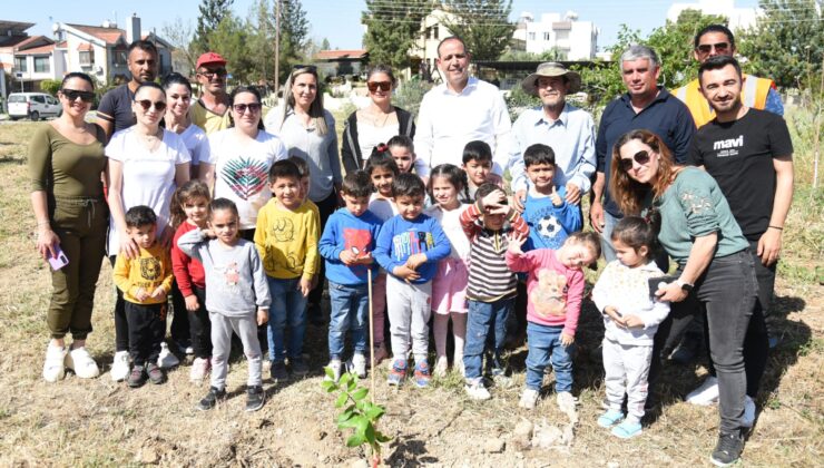 Lefkoşa Yeşil Sokak’ta fidanlar, depremde hayatını kaybeden tüm çocuklar anısına dikildi