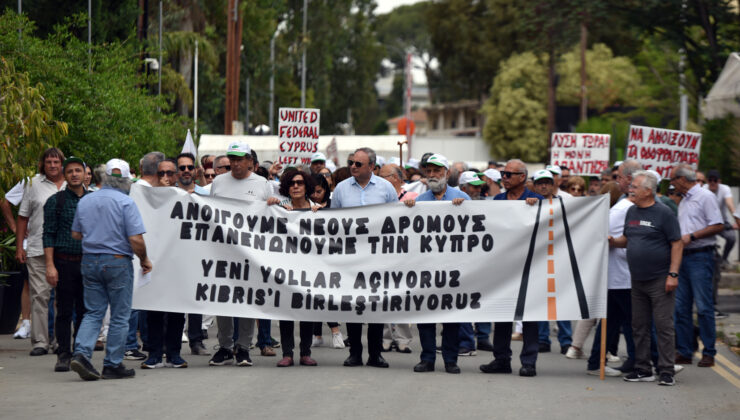 İki Toplumlu Barış İnisiyatifi, yeni geçiş kapılarının açılması için eylem düzenledi