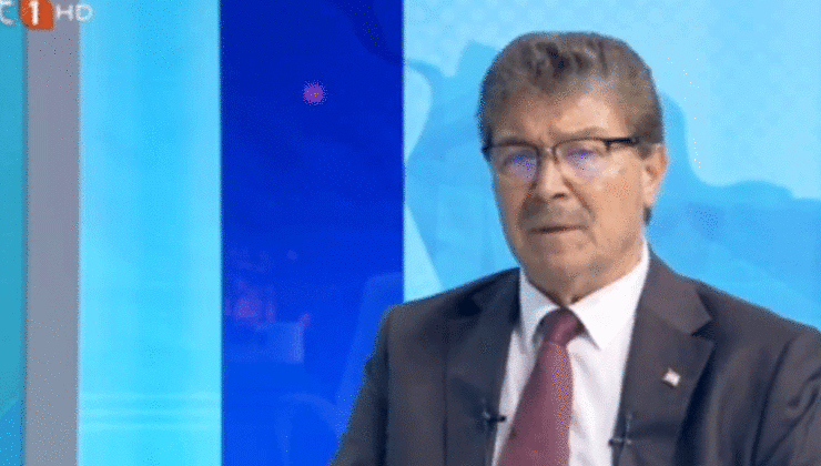 Başbakan Ünal Üstel, ülke ekonomisini değerlendirerek, yeni projeleri anlattı