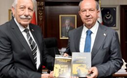 Cumhurbaşkanı  Tatar, şair ve yazar  Öksüzoğlu’nu kabul etti