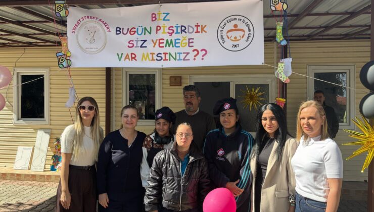 Cengiz Topel Hastanesi’nin bahçesinde Dünya Down Sendromu Günü nedeniyle etkinlik yapıldı