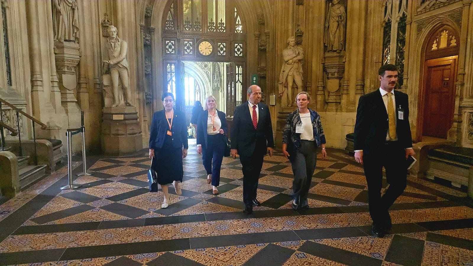 Cumhurbaşkanı Tatar, Londra’da Doughty ile görüştü