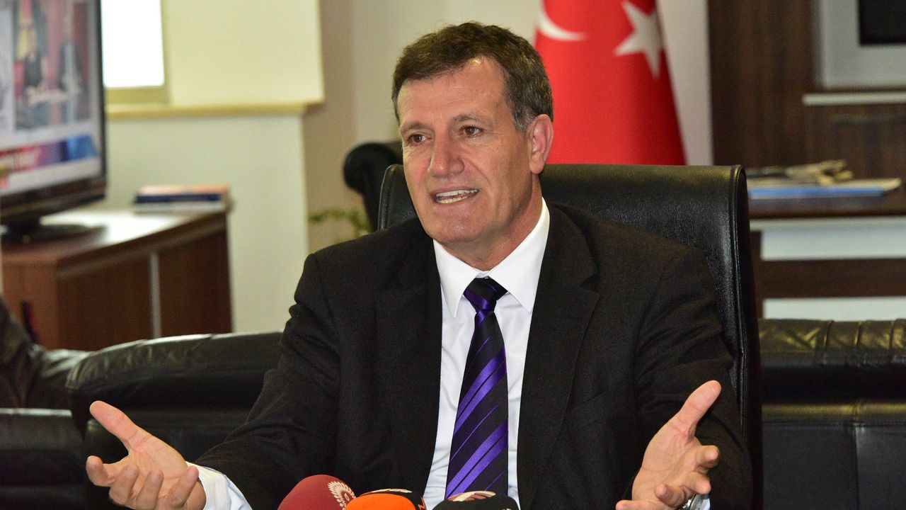 Arıklı: “Karayollarını tamirat yapabilecek kapasiteye getirmeye çalışıyoruz”