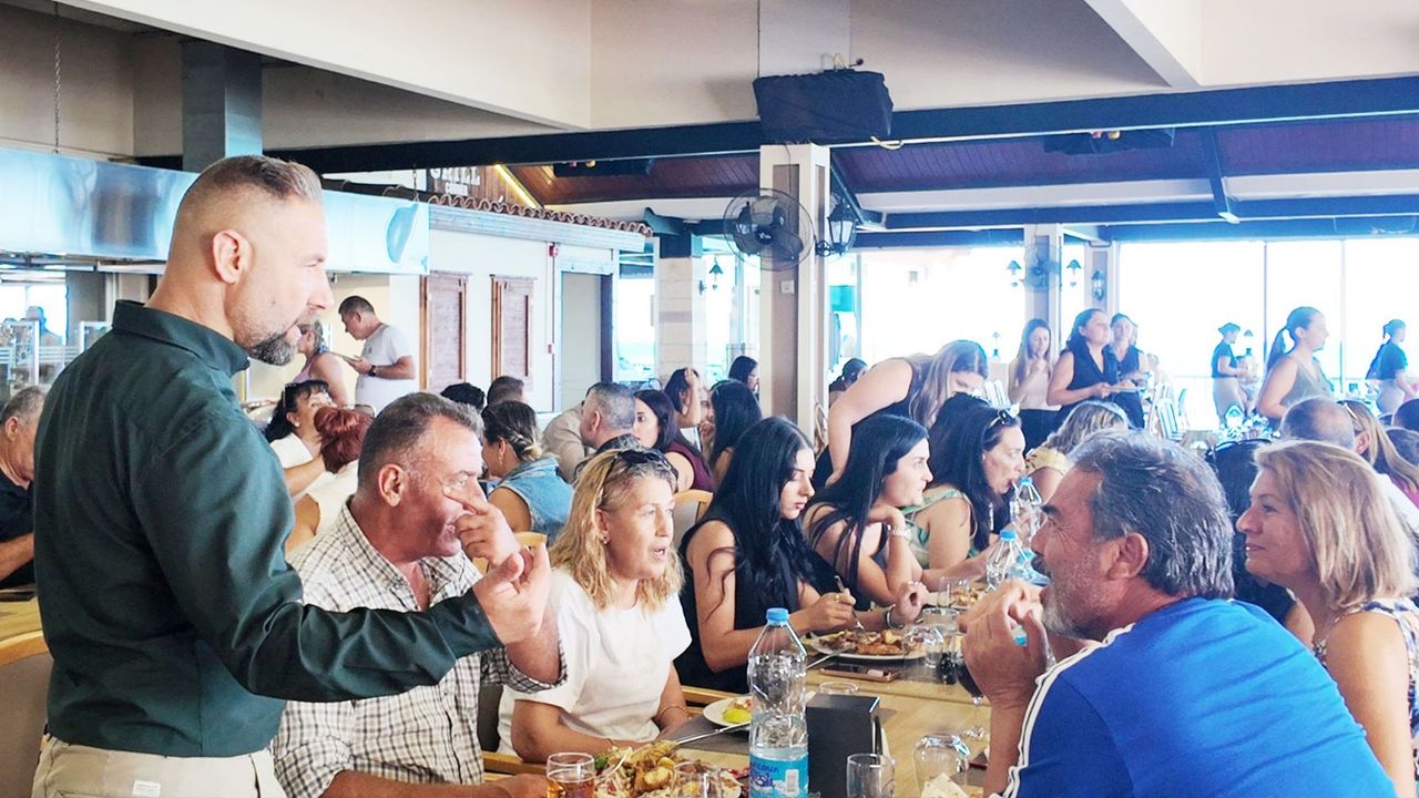 Dünya Öğretmenler Günü’nde KTÖS öğretmenlerle dayanışma yemeklerinde buluştu