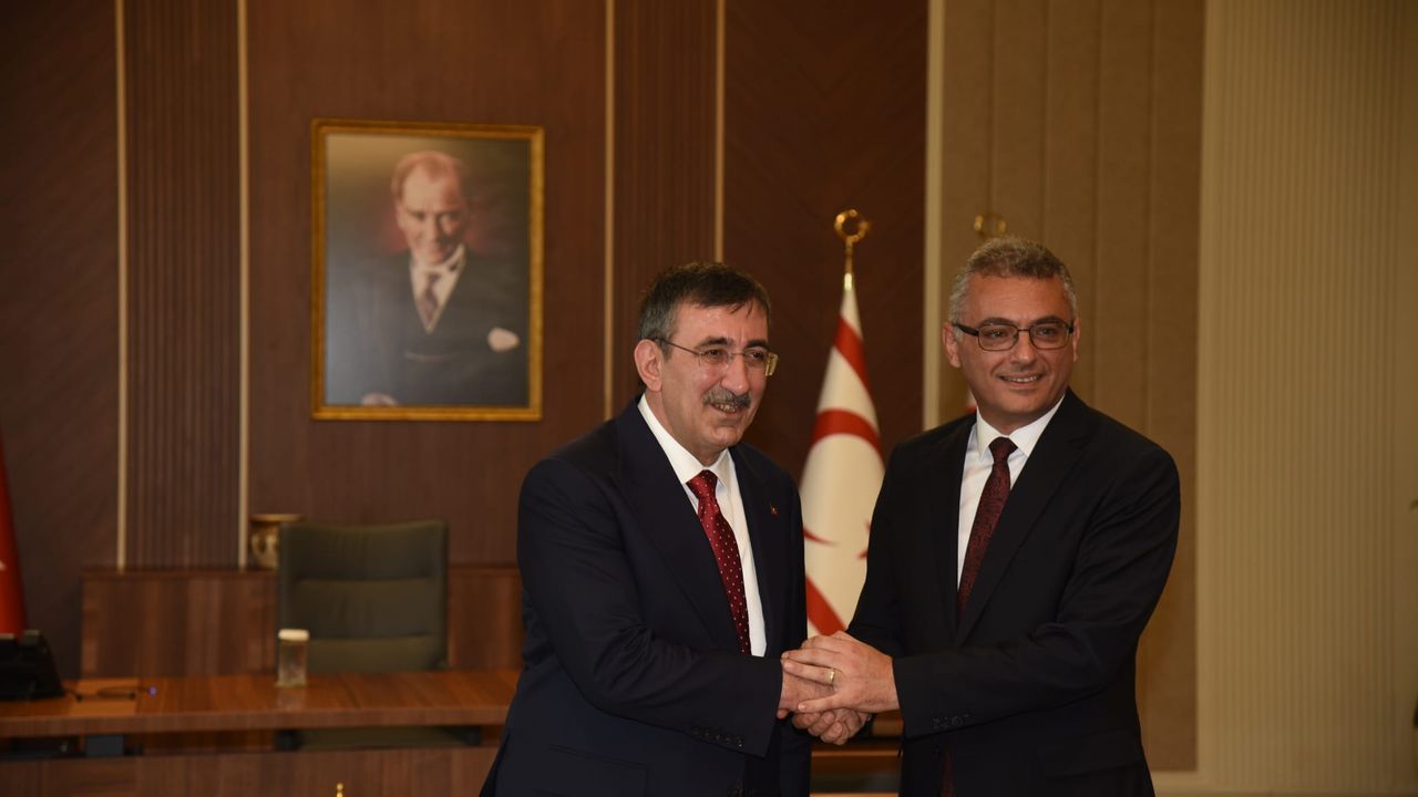 Cumhurbaşkanı Erhürman, Cevdet Yılmaz ile bir araya geldi