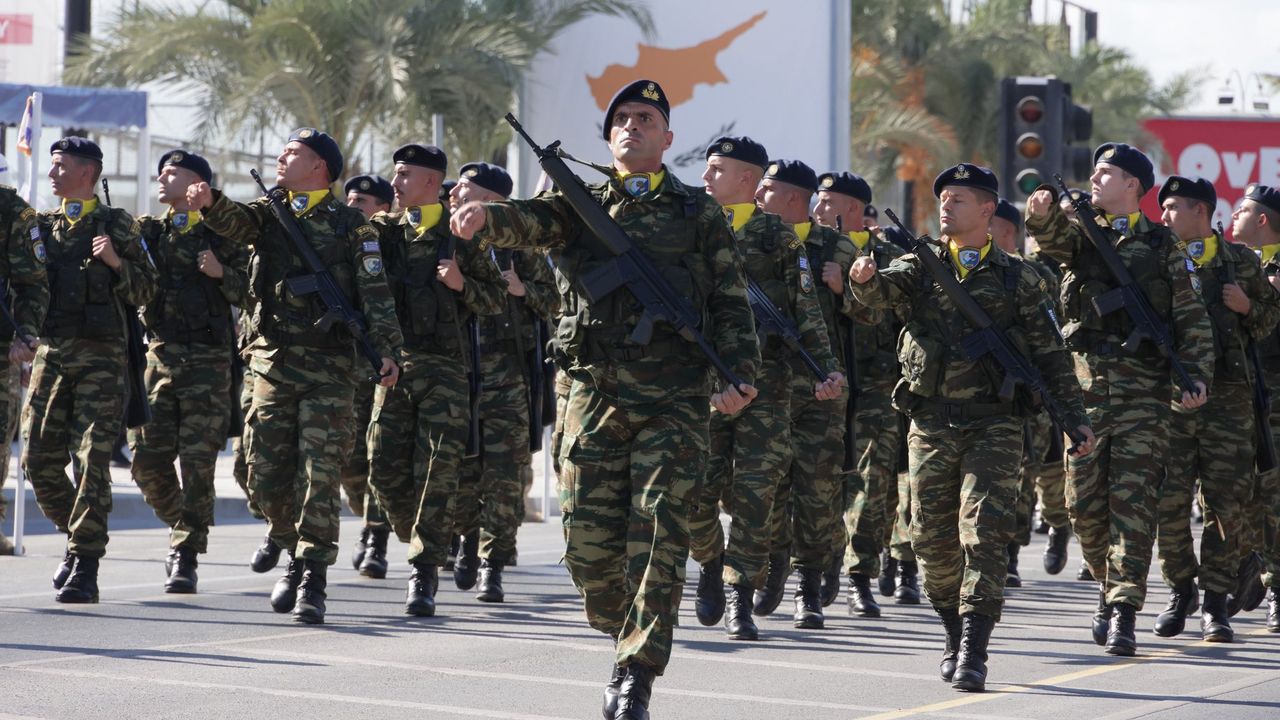 Rum komandolardan, “Karpaz’a gireceğiz” sloganları