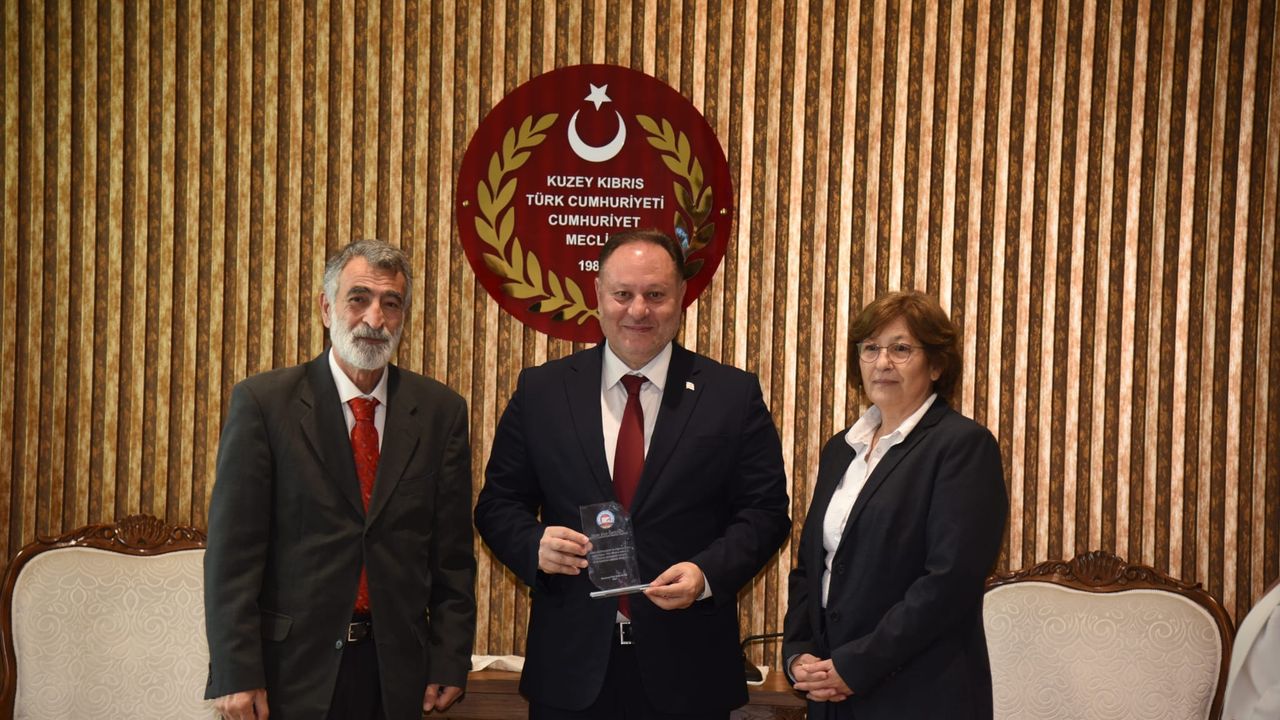 Meclis Başkanı Öztürkler Hamburg Türk Basın Birliği heyetini kabul etti