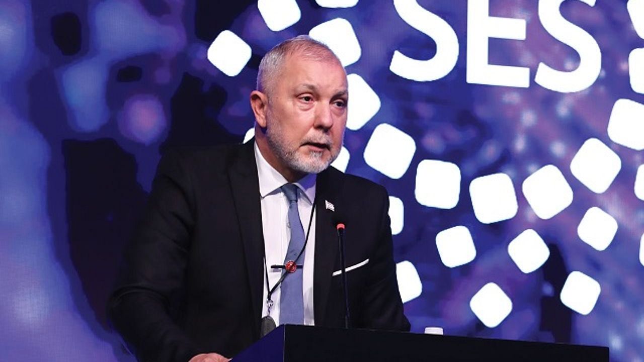 Serhat Akpınar, Antalya’da “Sürdürülebilir Eğitim Sempozyumu”na katılarak konuşma yaptı