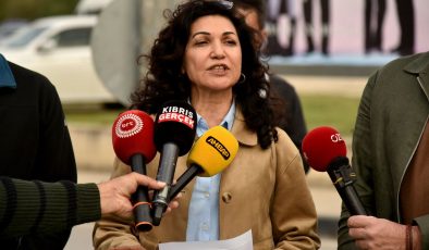 KTOEÖS, Başbakanlık ışıklarında eylem yaptı