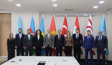 Hasipoğlu Bakü’de TÜRKPA Genel Sekreteri Ramil Hasan ile görüştü