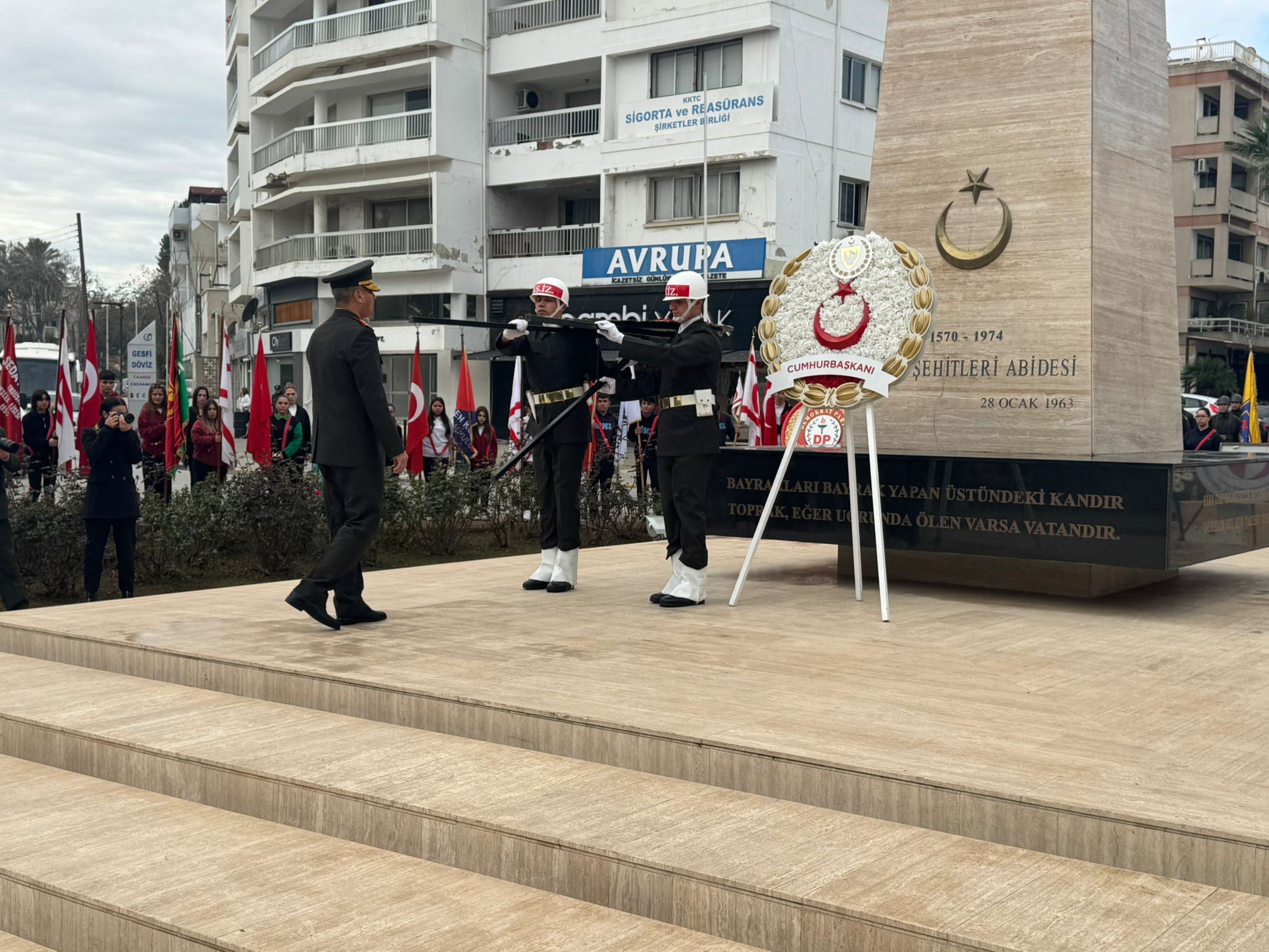 anıt