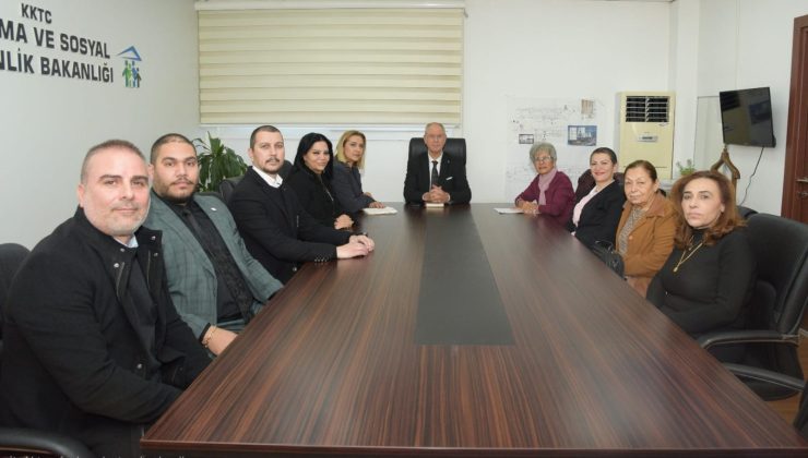 BAKAN HASİPOĞLU KANSER HASTALARINA YARDIM DERNEĞİ’YLE GÖRÜŞTÜ