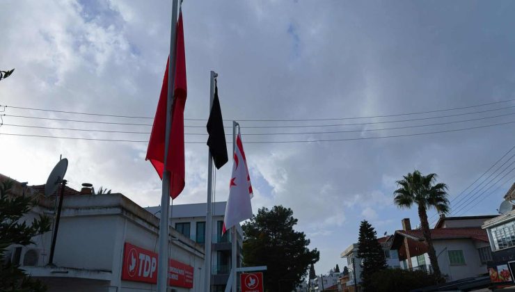 Siyah bayrak protestosu yayılıyor