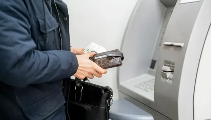 Patron, yanlışlıkla çalışanın maaşının 300 katını yatırdı