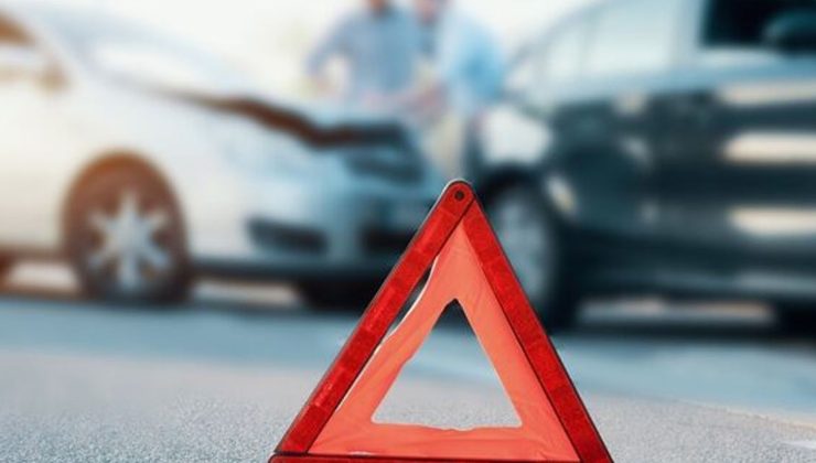 Güney Kıbrıs’ta okul servisi kaza yaptı