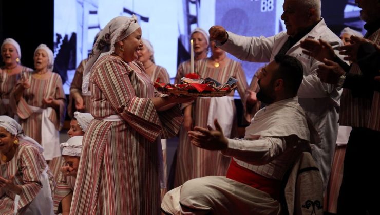 Gelenekten Geleceğe Mirasımız Kıbrıs Müzikali ayakta alkışlandı