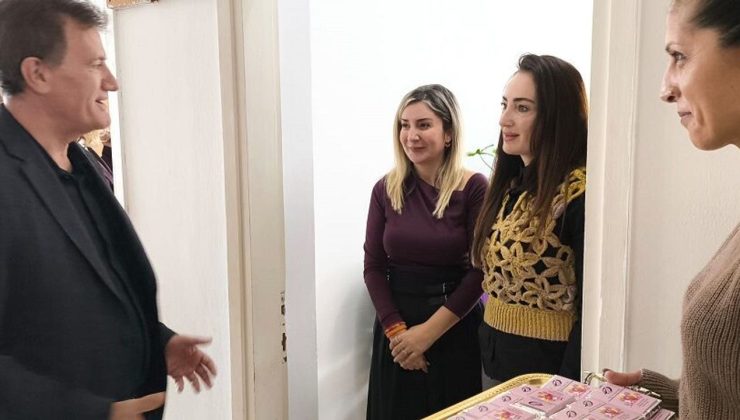 Arıklı, kadın personelin gününü kutladı