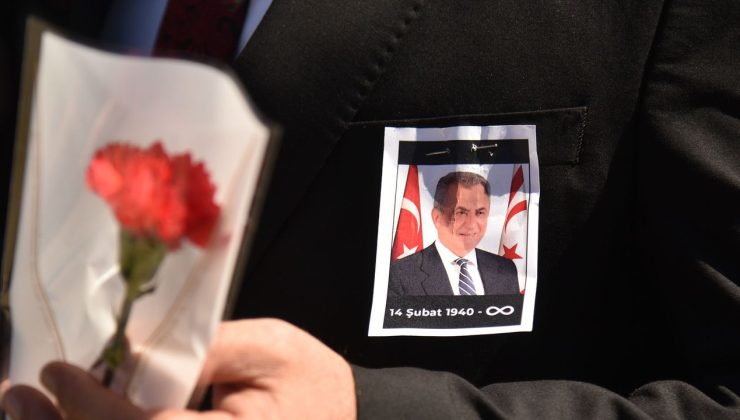 İrsen Küçük 7’nci ölüm yıl yönümde kabri başında anıldı