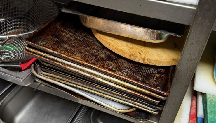 Restoranda mide bulandıran görüntüler