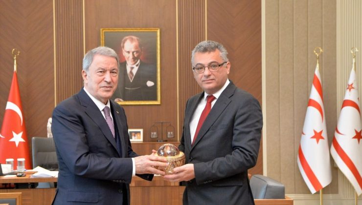 Cumhurbaşkanı Erhürman TBMM Milli Savunma Komisyonu Başkanı Hulusi Akar’ı kabul etti