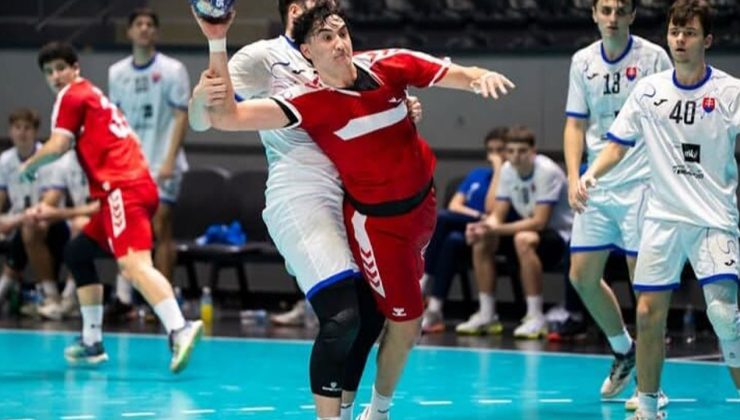 Atahan Akçam Türkiye U18 Hentbol Milli Takımı’na çağrıldı