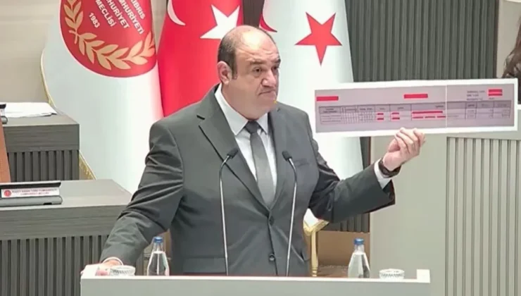 Mecliste çek kavgası