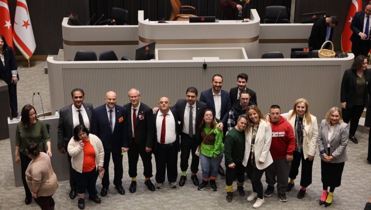 Mecliste en renkli gün